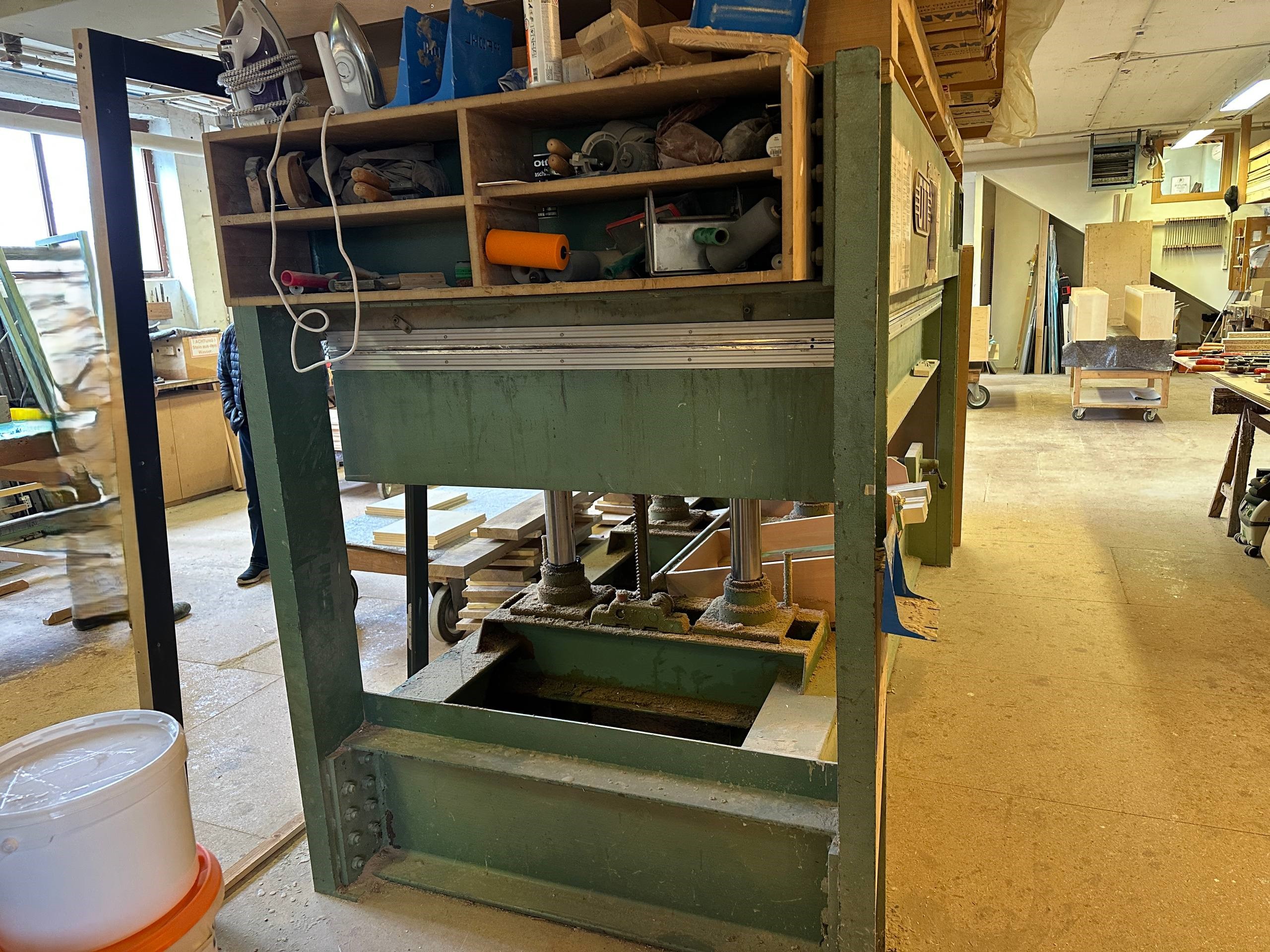 OTT Furnierpresse 3000 × 1350 mit neuen Heizplatten 2011 – Bild 3