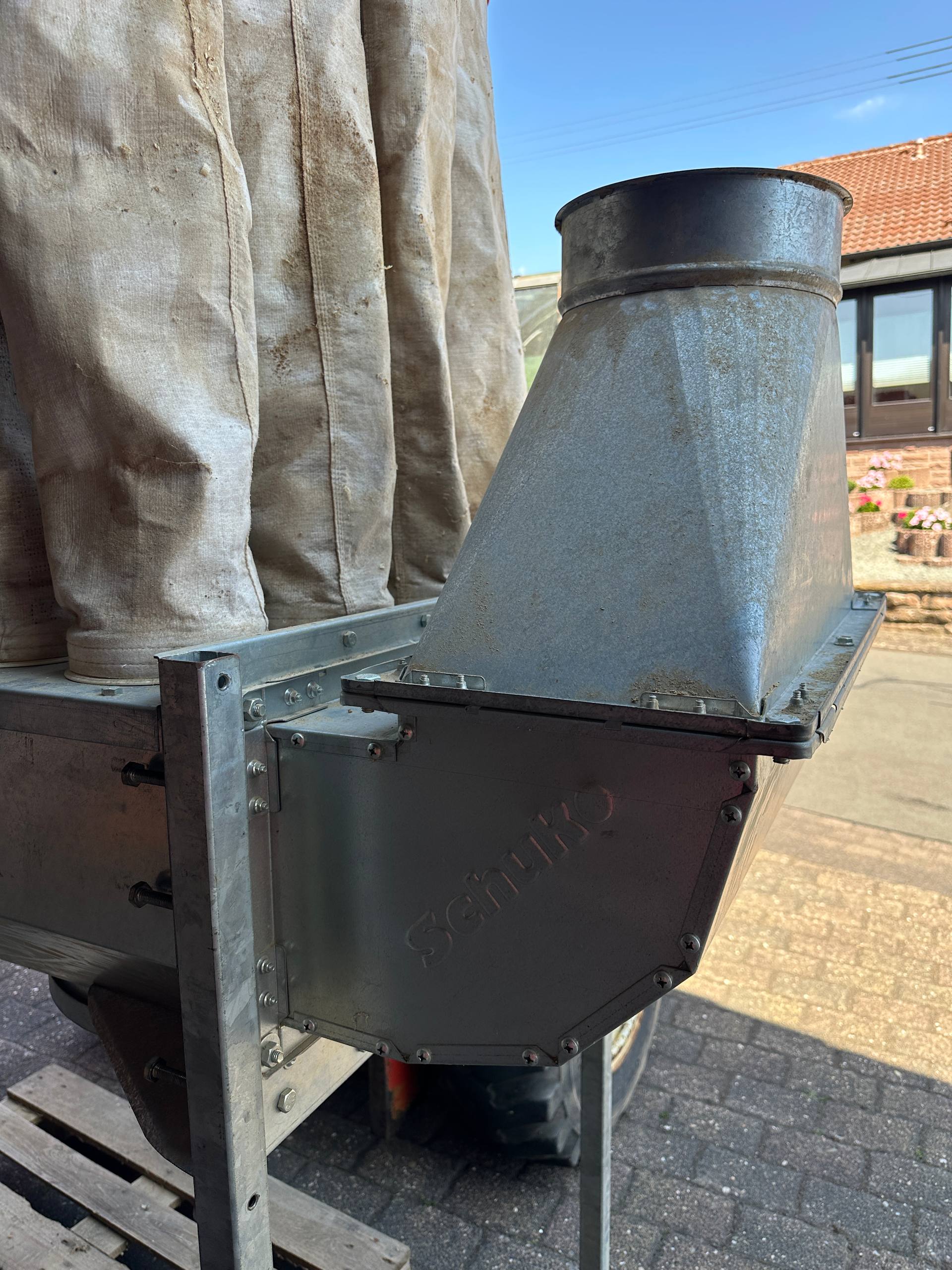 SCHUKO Absauganlage mit 250er Gebläse – Bild 17